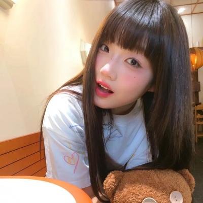 念书的孩子海报